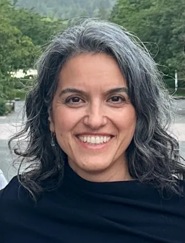 Photo of Elham Kazemi